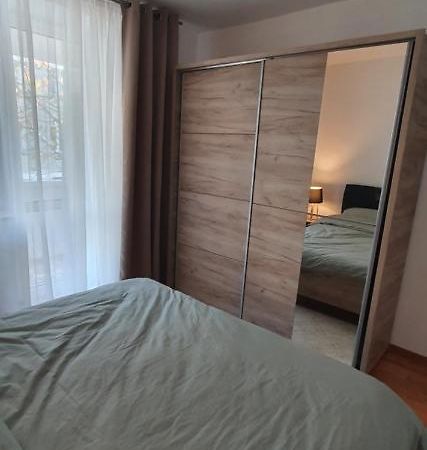 Apartament Chaplins 3 Camere Piatra Neamţ Exteriér fotografie