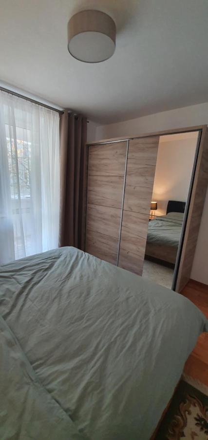 Apartament Chaplins 3 Camere Piatra Neamţ Exteriér fotografie