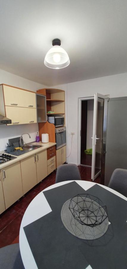 Apartament Chaplins 3 Camere Piatra Neamţ Exteriér fotografie