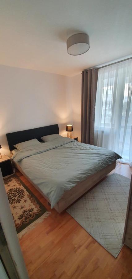 Apartament Chaplins 3 Camere Piatra Neamţ Exteriér fotografie